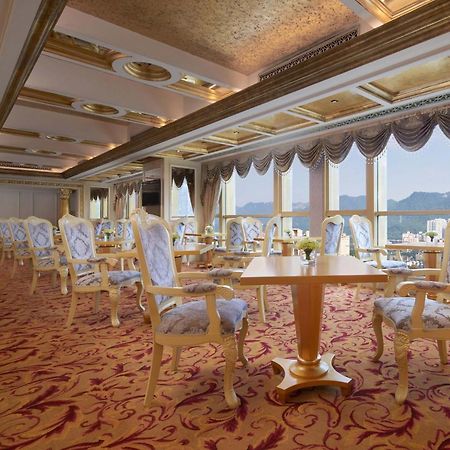 Sheraton Chongqing Hotel Exterior foto