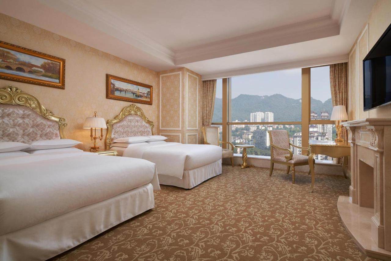 Sheraton Chongqing Hotel Exterior foto