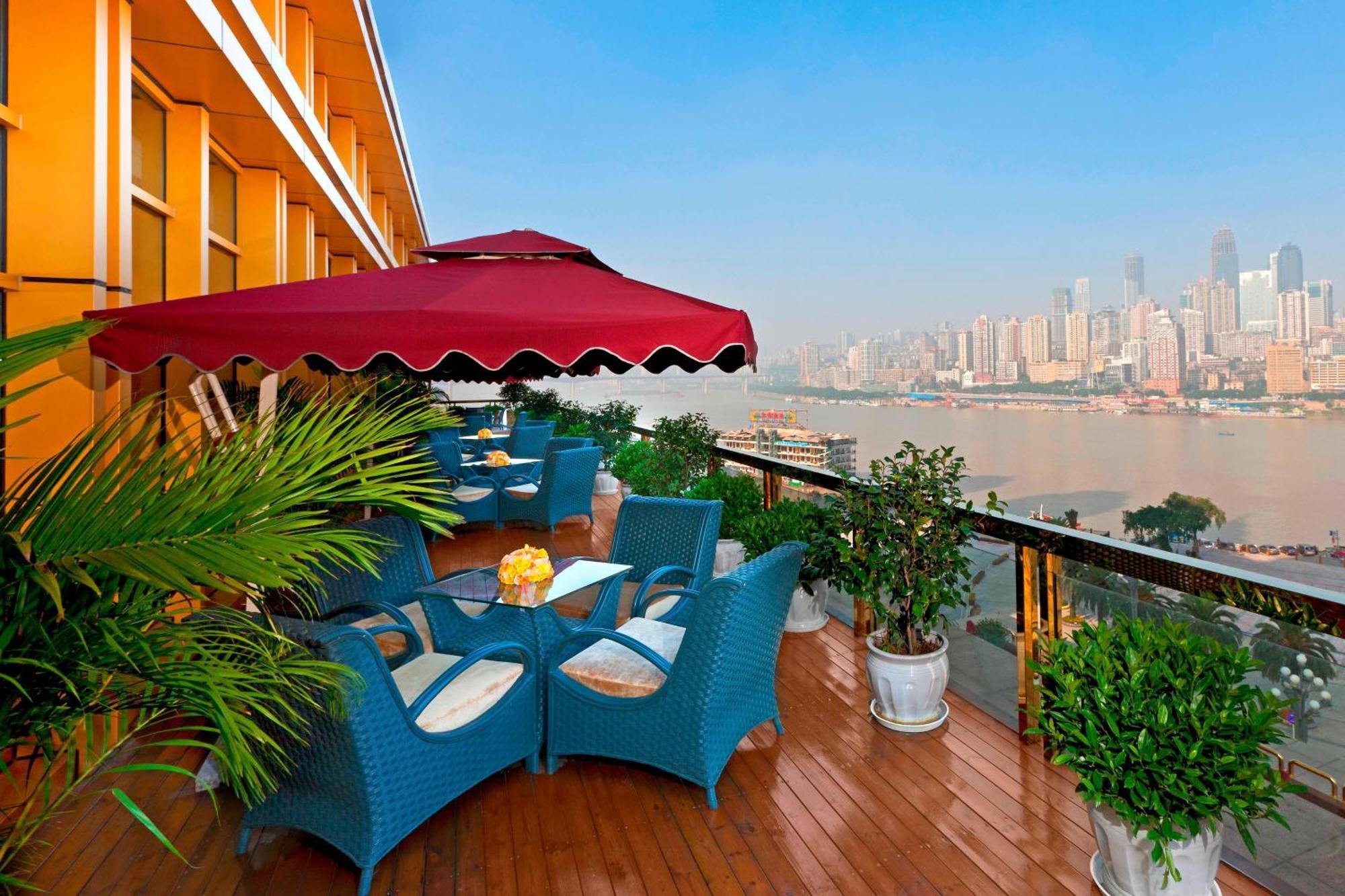 Sheraton Chongqing Hotel Exterior foto